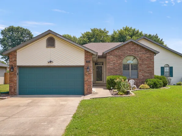 212 N Meadow Street, Nixa, MO 65714