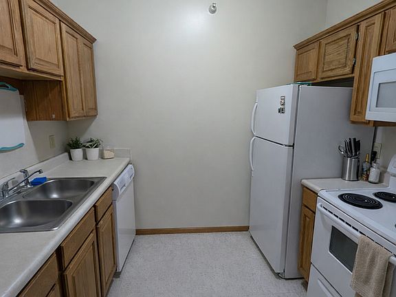 5th image of 120 S Salisbury St #6af249305
