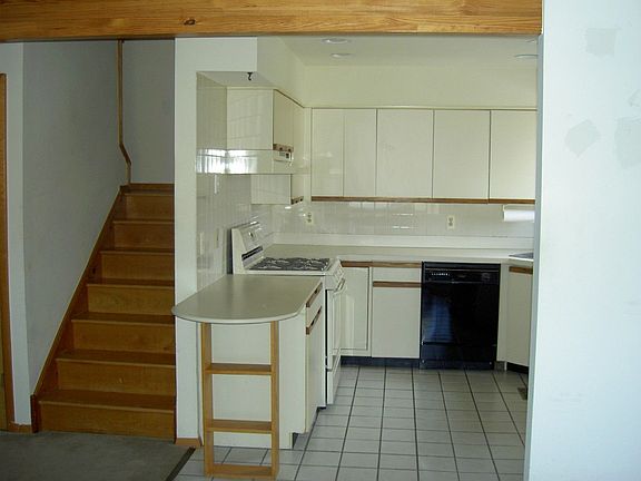 DR to Kitchen