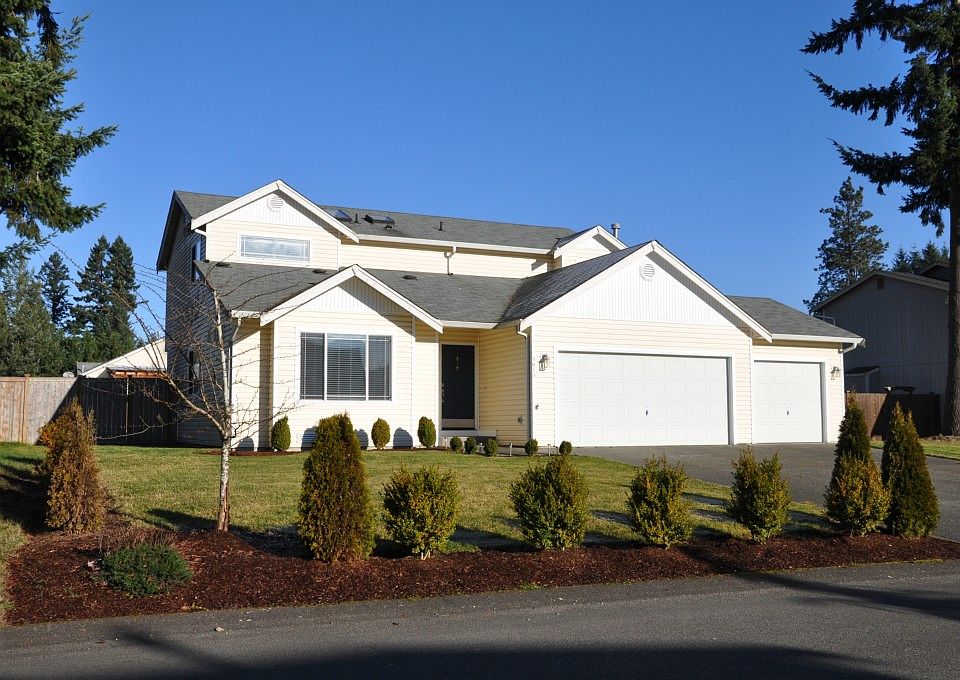1st image of 4615 209th St E