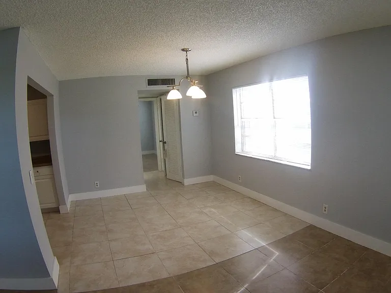 258 Normandy F — Photo 6