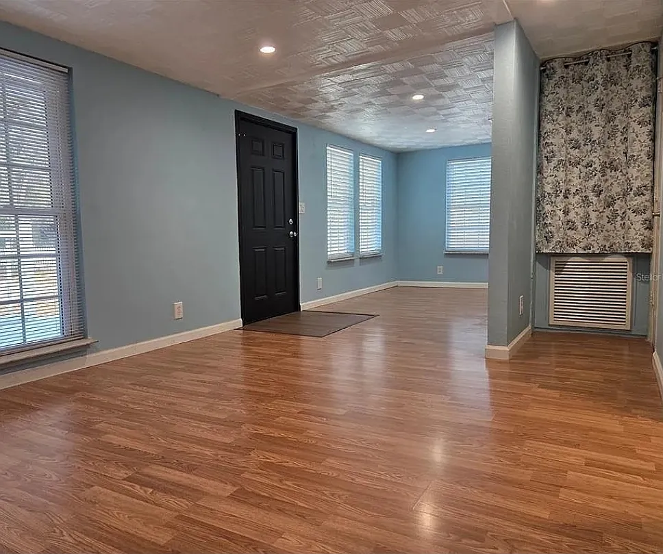 3 bed, 840 sqft, $650 — Photo 2