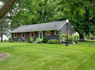 409 30th St SE, Waverly, IA 50677