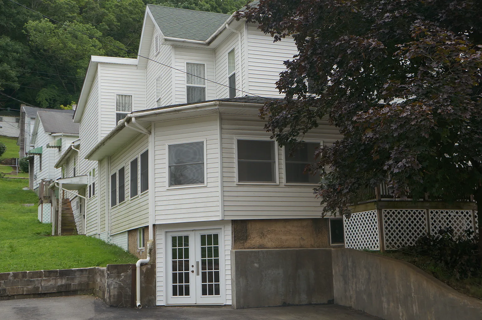 273 S Main Ave photo 1