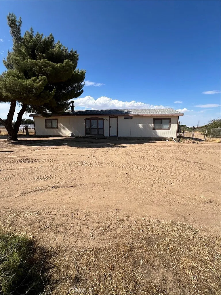 3 bed, 1340 sqft, $2,500 — Photo 1