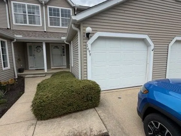 1699 Red Maple Ct, Streetsboro, OH 44241