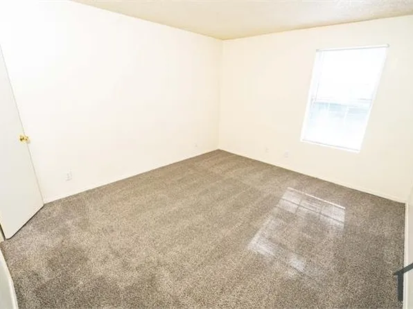 1174 E 60th St S APT A, Tulsa, OK 74105