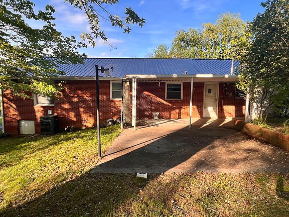3rd image of 2701 Sunrise Ave