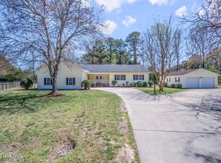111 Inlet Dr, Elizabeth City, NC 27909