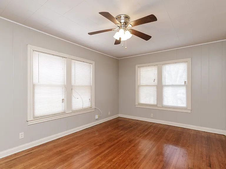 2822 Sarita St — Photo 12