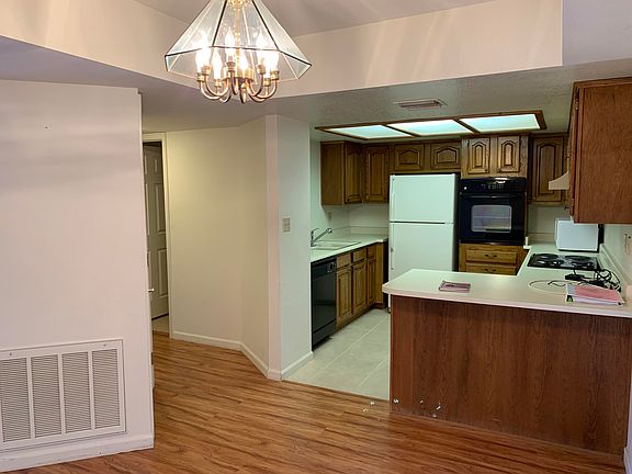 5th image of 17404 N 99TH Avenue #317