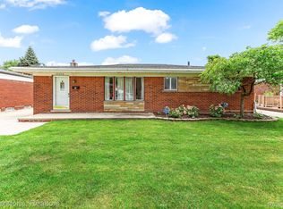 24250 Masch Ave, Warren, MI 48091