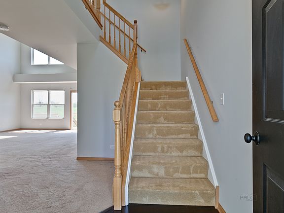 4th image of 656 Winchester Ct