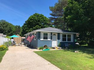1723 Vans Blvd, Holland, MI