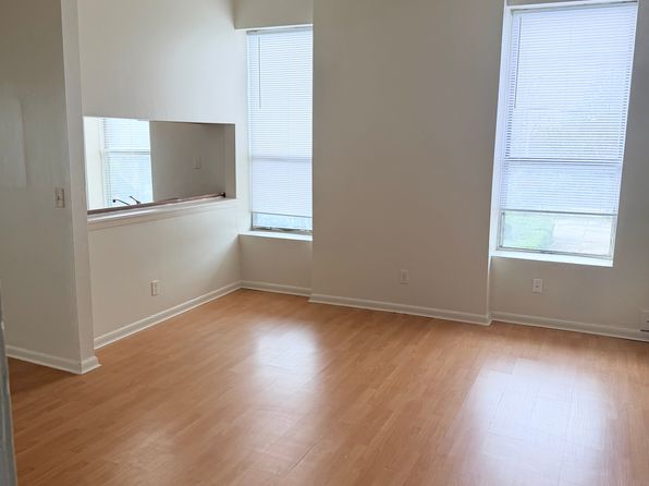157 E 8th St #106