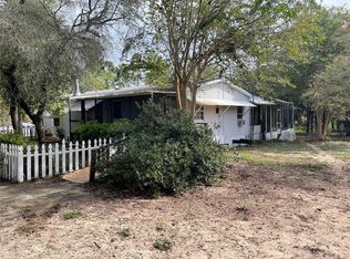591 SE Fisher Rd, Ocklawaha, FL 32179