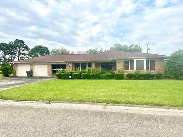 2312 Salisbury Dr, Port Arthur, TX 77640