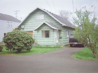 2608 6th St, Tillamook, OR 97141