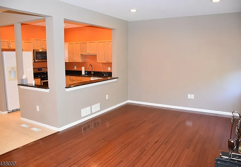 125 Springhill Dr — Photo 6