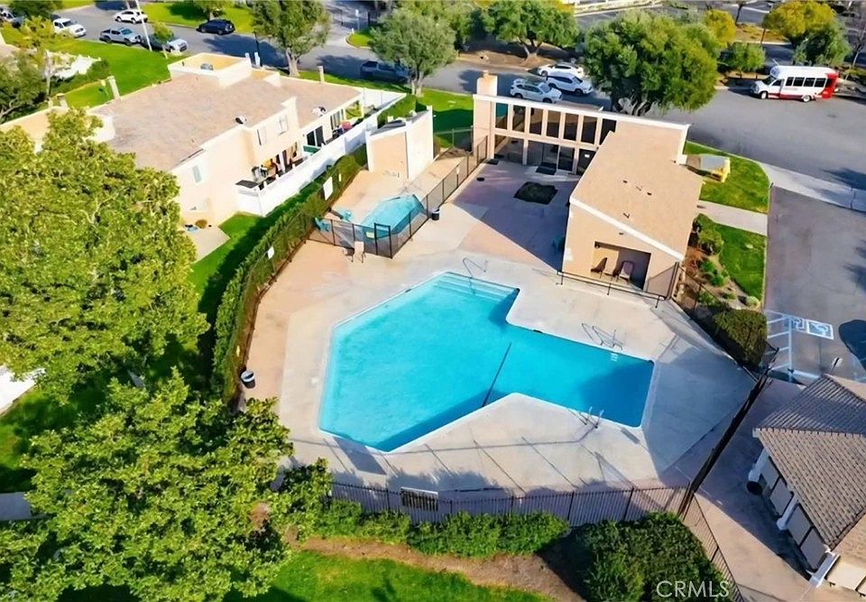 1st image of 44617 La Paz Rd