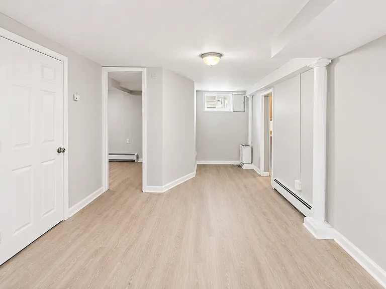 93 Hollywood Ave — Photo 17