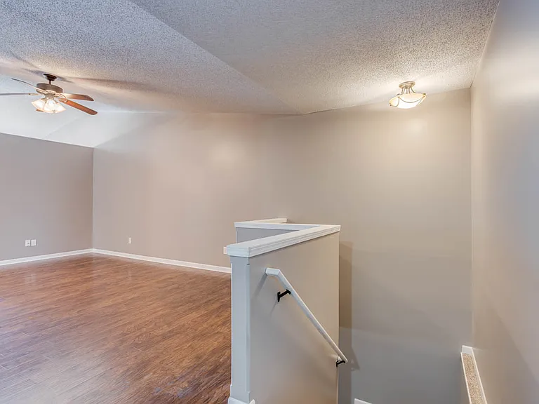 1054 E Karla Ct — Photo 4