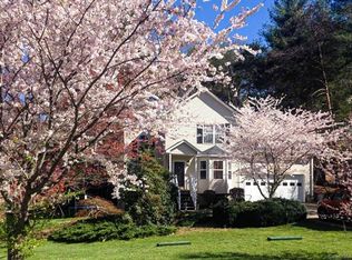 16 Sweetbriar Ct, Asheville, NC 28803