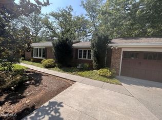 119 Baltimore Dr, Oak Ridge, TN 37830