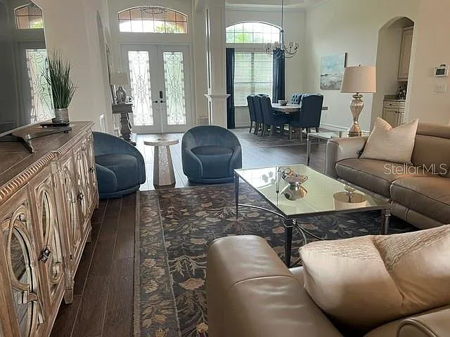 4 bed, 3.0 bath, 2872 sqft, $10,000 — Photo 4