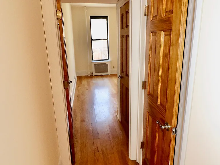 346 W 47th St #2C — Photo 8