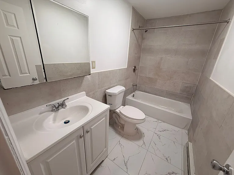 31 Pearsall Ave #1E — Photo 7
