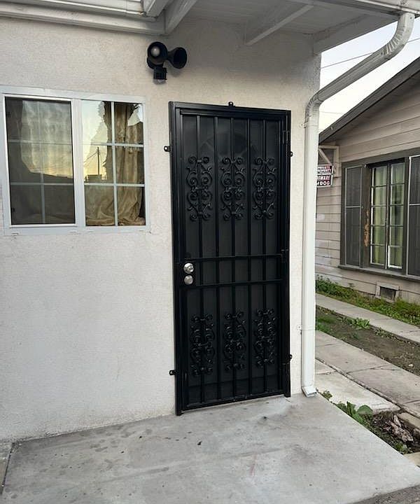 1st image of 826 N Vendome St