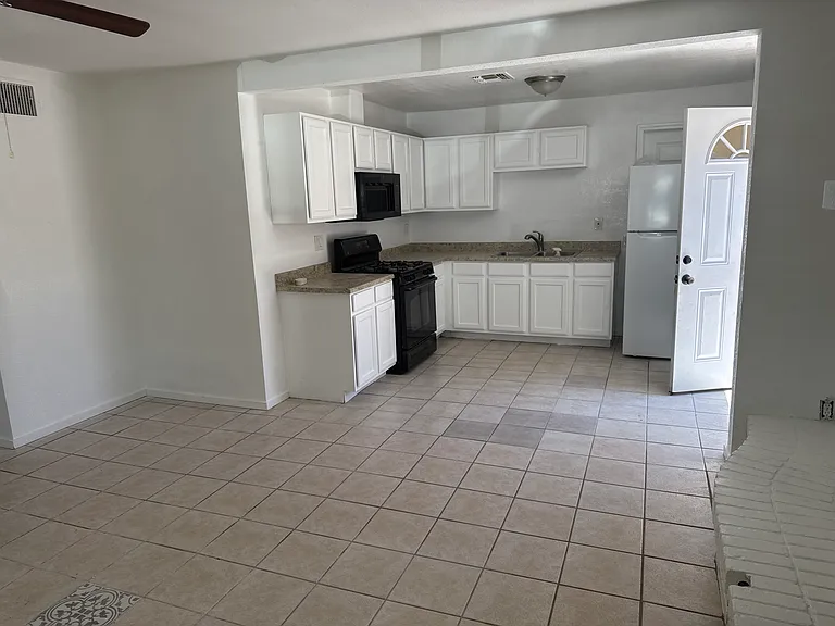 581 N Colorado St #1 — Photo 6