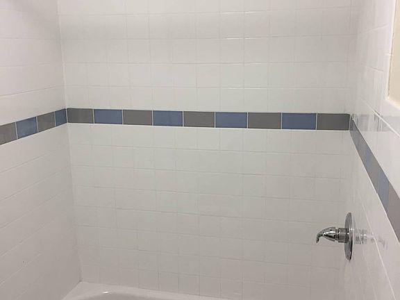 3rd image of 1228 Union Ave