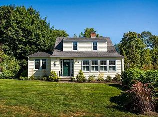 110 Ferry Rd, Saunderstown, RI 02874