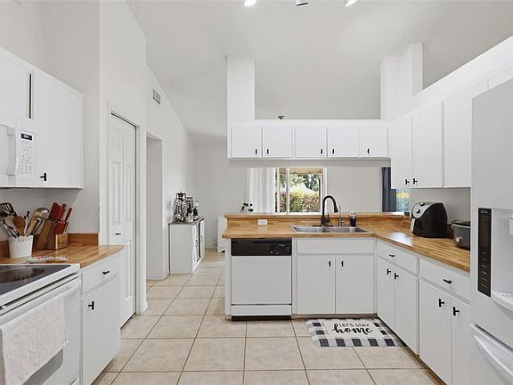 2nd image of 774 BARCLAY TERRACE
