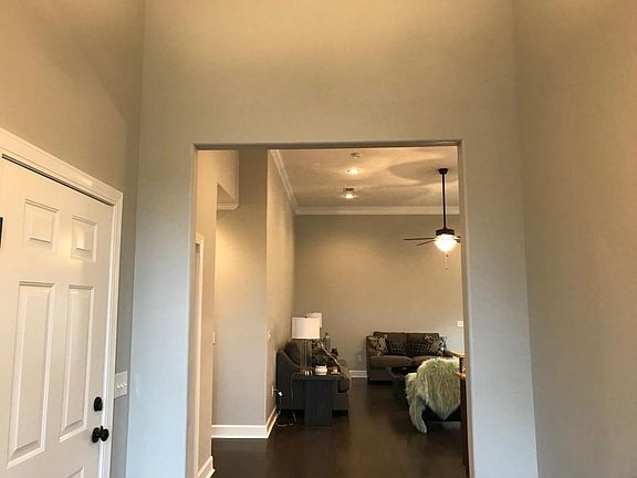 4th image of 322 Leigh Ln