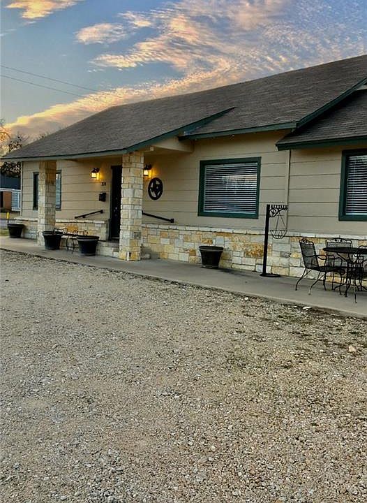 1st image of 314 S Avenue G