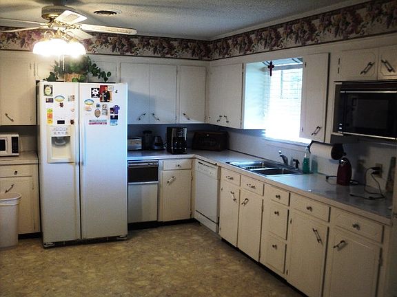 4th image of 204 N 2nd St