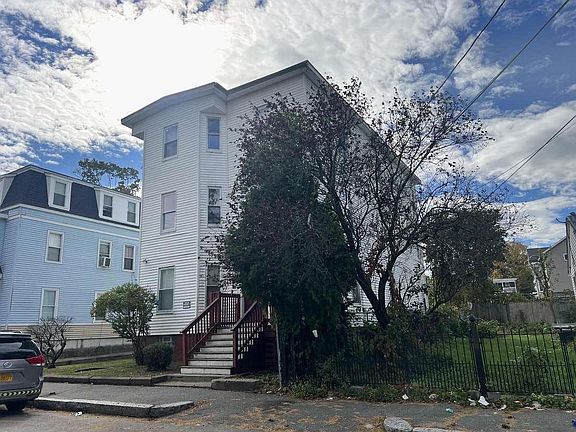 3rd image of 18 Walnut St