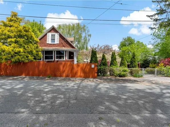 185 Ottawa Ave, Warwick, RI 02889