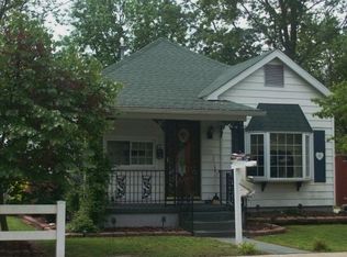 808 E John St, Christopher, IL 62822