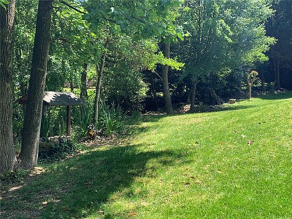 5th image of 954 Garden Woods Ct
