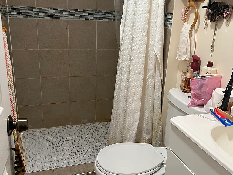 128 Stratford Ave #3A — Photo 3