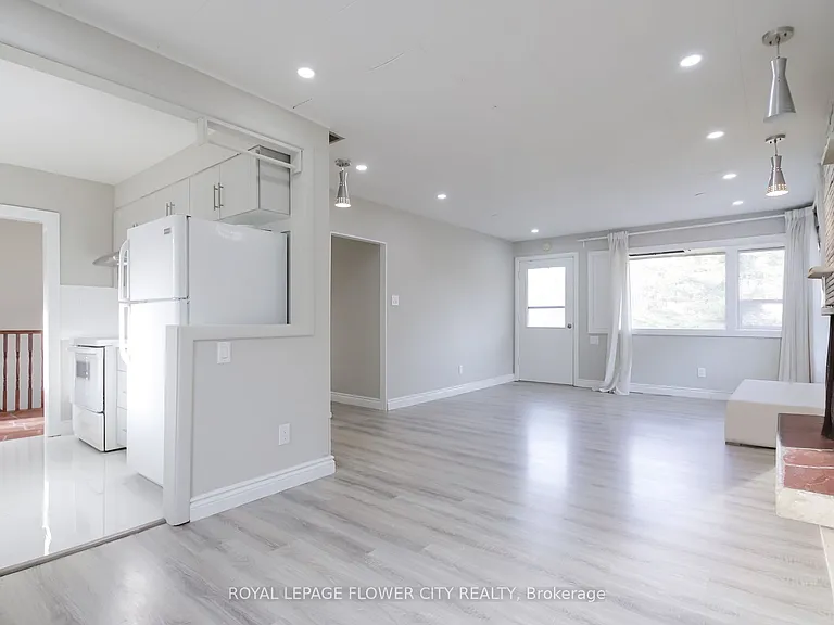 7555 Old Church Rd — Photo 8