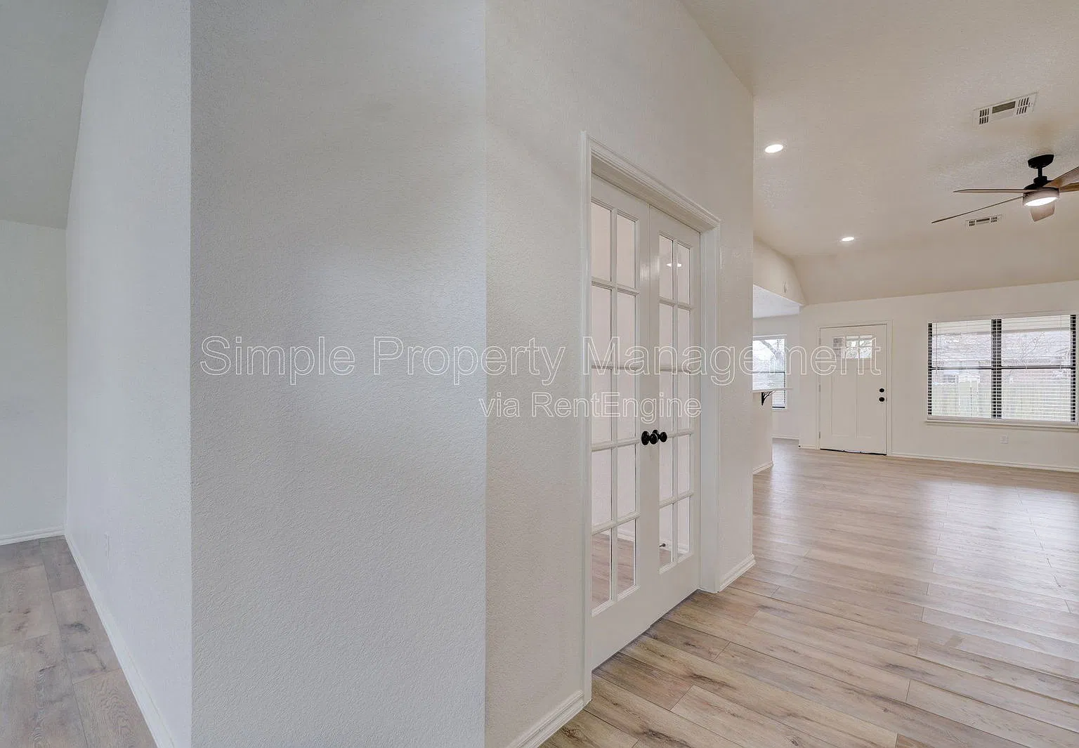 3 bed, 2.0 bath, 2082 sqft, $1,950 — Photo 4
