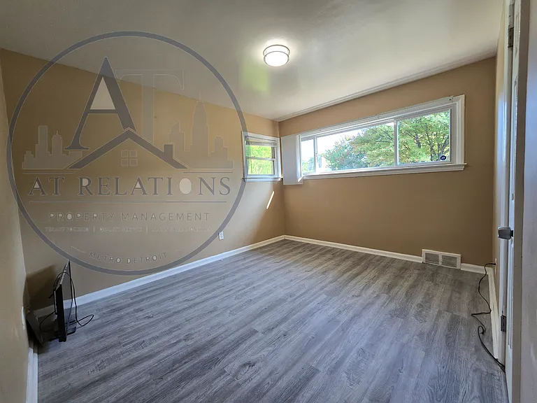 15663 Carlisle St — Photo 18