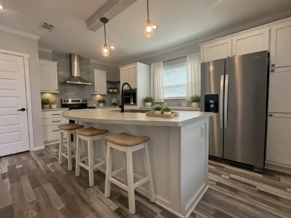 5715 Camelford Dr #528, Sarasota, FL 34233