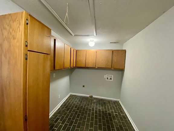2nd image of 4035 Pippin St