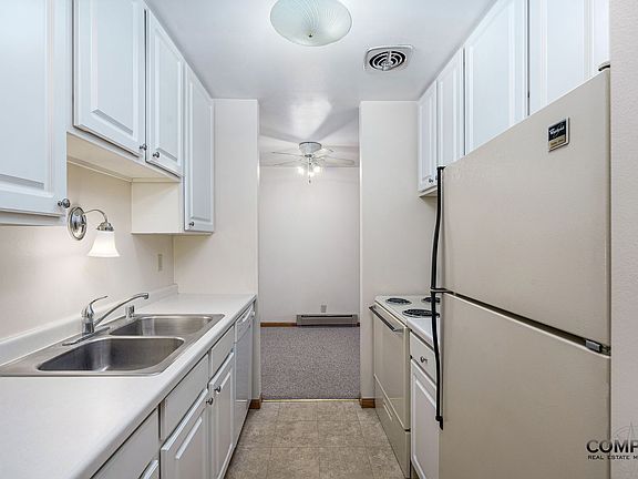 3rd image of 716 W Grand Ave #307